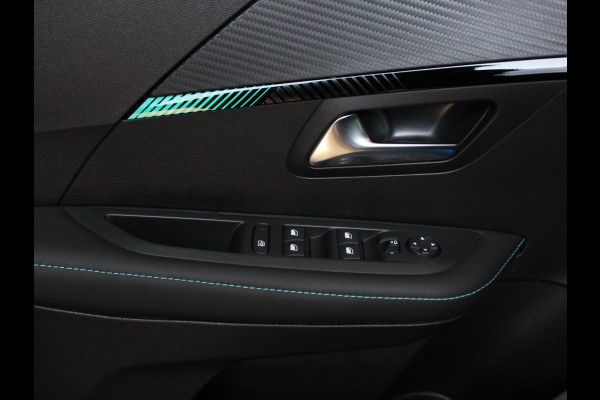 Peugeot 208 1.2 PureTech Allure Pack Climate control Adaptive cruise control LED Achteruitrijcamera Parkeersensor achter Verwarmde voorstoelen Apple Carplay/ Android Auto
