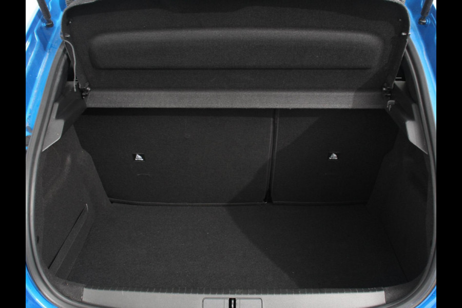 Peugeot 208 1.2 PureTech Allure Pack Climate control Adaptive cruise control LED Achteruitrijcamera Parkeersensor achter Verwarmde voorstoelen Apple Carplay/ Android Auto