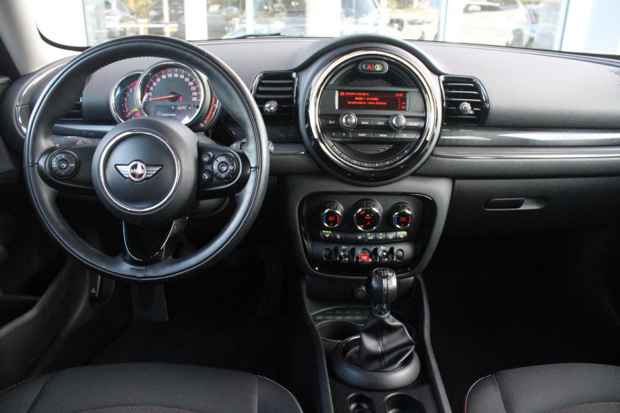 MINI Clubman 1.5 102PK ONE PEPPER BUSINESS | STOEL VERWARMING | CRUISE CONTROL | BLUETOOTH AUDIO | CLIMATE CONTROL | LICHTMETALEN VELGEN 17" JCW | PARKEERSENSOREN ACHTER |