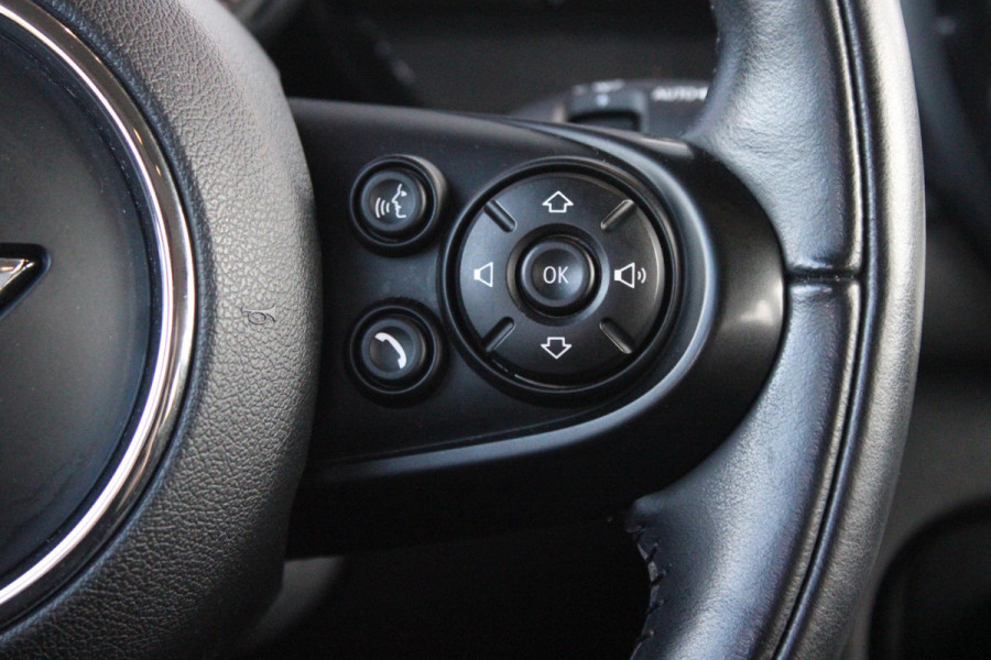MINI Clubman 1.5 102PK ONE PEPPER BUSINESS | STOEL VERWARMING | CRUISE CONTROL | BLUETOOTH AUDIO | CLIMATE CONTROL | LICHTMETALEN VELGEN 17" JCW | PARKEERSENSOREN ACHTER |