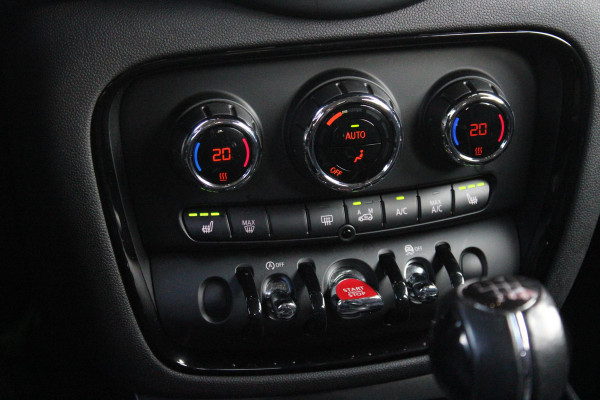 MINI Clubman 1.5 102PK ONE PEPPER BUSINESS | STOEL VERWARMING | CRUISE CONTROL | BLUETOOTH AUDIO | CLIMATE CONTROL | LICHTMETALEN VELGEN 17" JCW | PARKEERSENSOREN ACHTER |