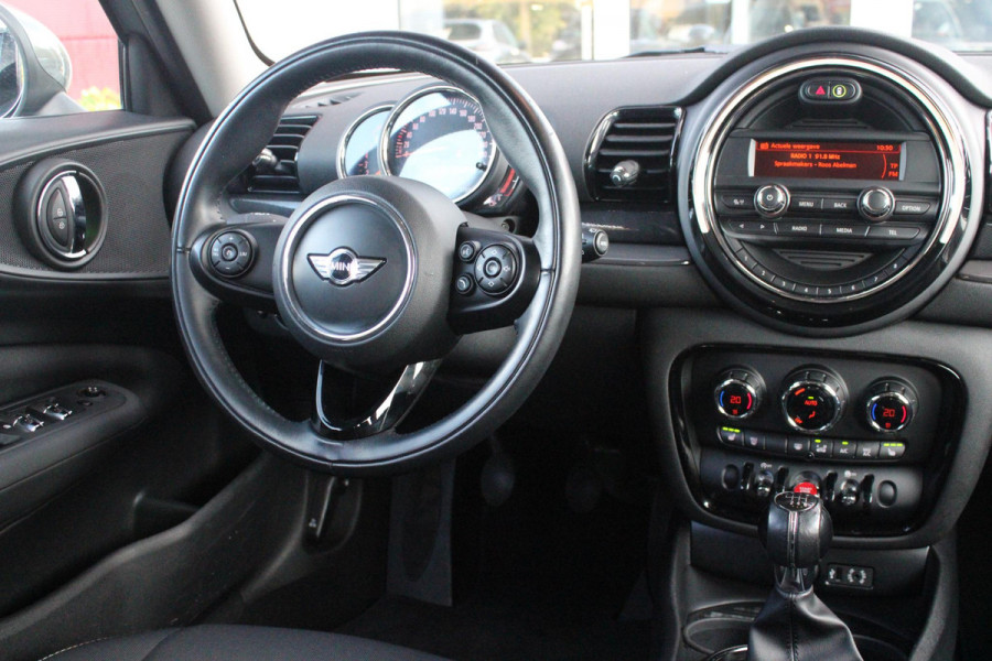 MINI Clubman 1.5 102PK ONE PEPPER BUSINESS | STOEL VERWARMING | CRUISE CONTROL | BLUETOOTH AUDIO | CLIMATE CONTROL | LICHTMETALEN VELGEN 17" JCW | PARKEERSENSOREN ACHTER |