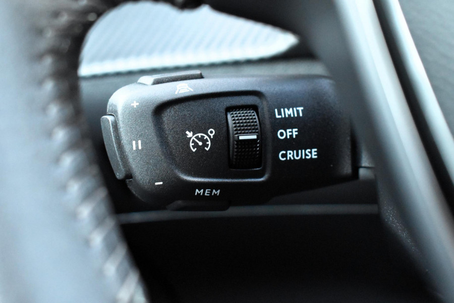 Peugeot 208 1.2 PureTech 100PK Aut. Allure Pack | Carplay | Camera | Adaptive Cruise | Stoelverw. | Incl. garantie