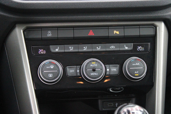 Volkswagen T-Roc 1.0 TSI 110PK STYLE BUSINESS | STOEL VERWARMING | CLIMATE CONTROL | ALL SEASON BANDEN | APPLE CARPLAY/ANDROID AUTO | ADAPTIVE CRUISE CONTROL | LICHTMETALEN VELGEN | DAB+ RADIO | PARKEERSENSOREN VOOR EN ACHTER |