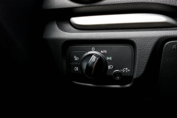 Audi A3 Sportback 1.0 TFSI S-line - LED - NAVI - CRUISE