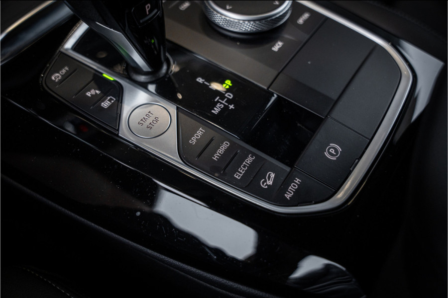BMW X3 xDrive30e High Executive - M Sport | Memory | HUD | Keyless | Carplay