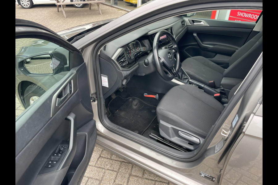 Volkswagen Polo 1.0 TSI Comfortline Connected Series l CarPlay