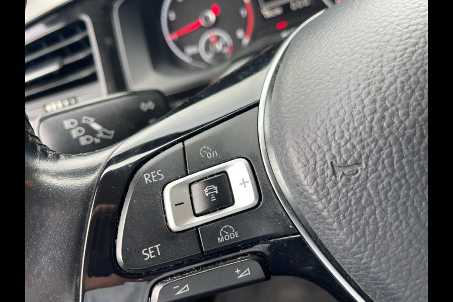Volkswagen Polo 1.0 TSI Comfortline Connected Series l CarPlay