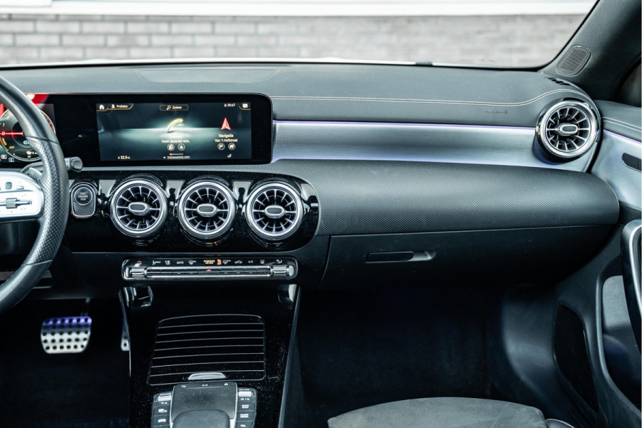 Mercedes-Benz CLA-Klasse Shooting Brake 250e AMG LINE / PANO / TRHK / ACC / APPLE CAR / 18" LMV