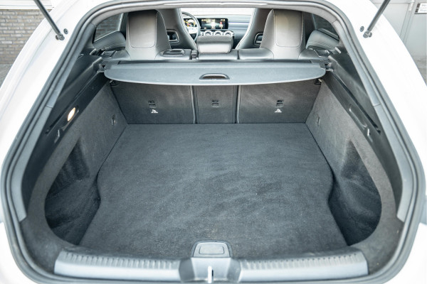 Mercedes-Benz CLA-Klasse Shooting Brake 250e AMG LINE / PANO / TRHK / ACC / APPLE CAR / 18" LMV
