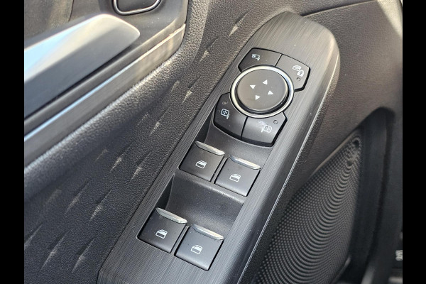Ford Kuga 2.5 PHEV Titanium 225 pk | Trekhaak | Camera | Winterpack | Keyless entry | PDC v+a | Zéér netjes