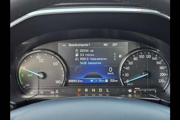 Ford Kuga 2.5 PHEV Titanium 225 pk | Trekhaak | Camera | Winterpack | Keyless entry | PDC v+a | Zéér netjes
