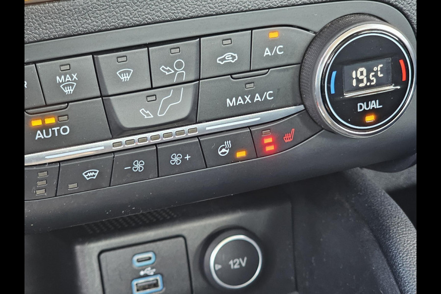 Ford Kuga 2.5 PHEV Titanium 225 pk | Trekhaak | Camera | Winterpack | Keyless entry | PDC v+a | Zéér netjes