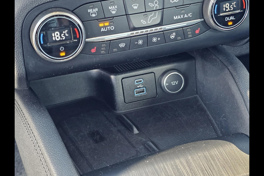 Ford Kuga 2.5 PHEV Titanium 225 pk | Trekhaak | Camera | Winterpack | Keyless entry | PDC v+a | Zéér netjes