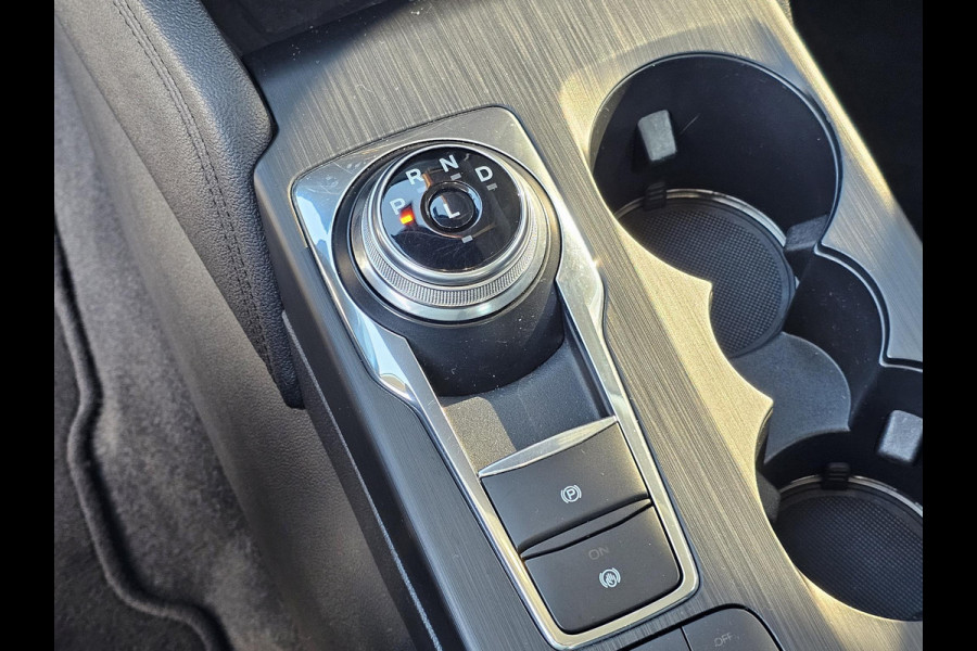 Ford Kuga 2.5 PHEV Titanium 225 pk | Trekhaak | Camera | Winterpack | Keyless entry | PDC v+a | Zéér netjes