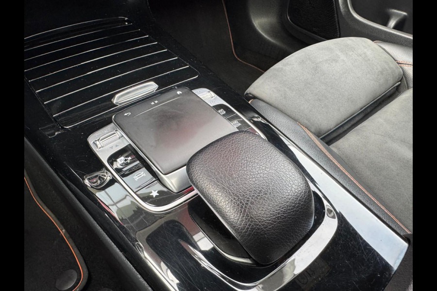 Mercedes-Benz CLA-Klasse Shooting Brake 180 Edition one Panorama AMG pakket