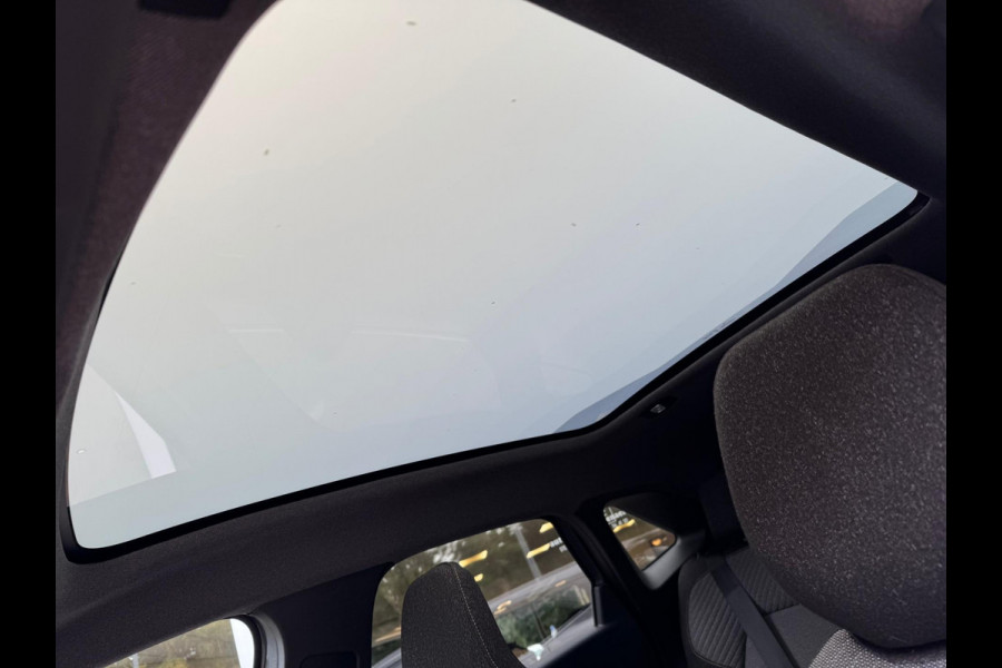 Renault Symbioz 1.6 E-Tech full hybrid 145 techno Solarbay Elektr Pano / Navi / Camera / Virt Cockpit