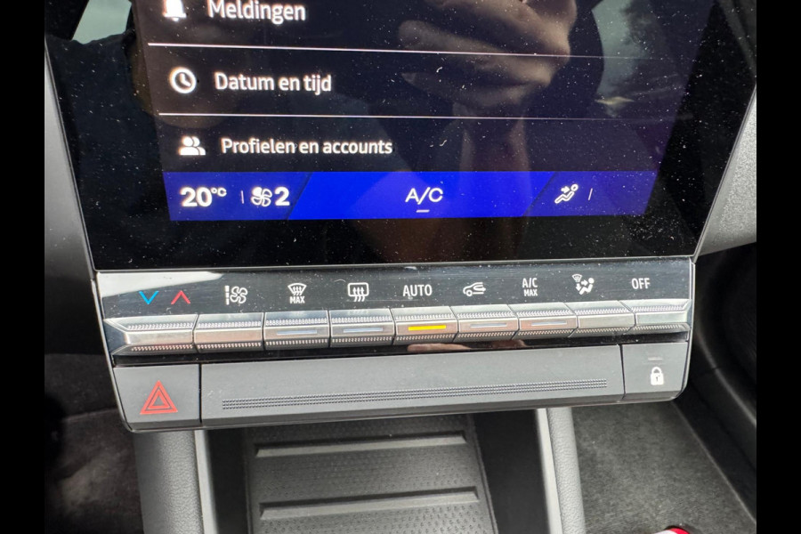 Renault Symbioz 1.6 E-Tech full hybrid 145 techno Solarbay Elektr Pano / Navi / Camera / Virt Cockpit