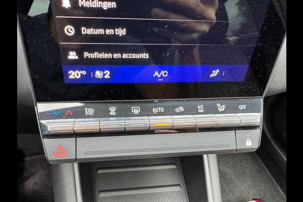 Renault Symbioz 1.6 E-Tech full hybrid 145 techno Solarbay Elektr Pano / Navi / Camera / Virt Cockpit