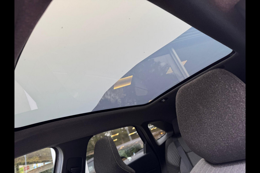 Renault Symbioz 1.6 E-Tech full hybrid 145 techno Solarbay Elektr Pano / Navi / Camera / Virt Cockpit