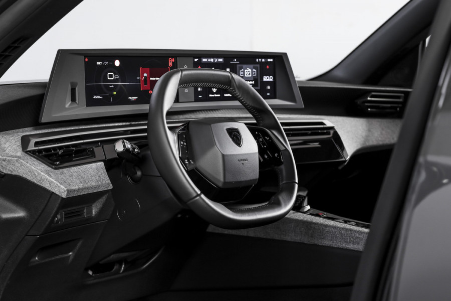 Peugeot 5008 1.2 Hybrid 145 Allure 7p. | Dig. Cockpit | Cruise | Stoelverw. | PDC | Camera | App. Connect | ECC | LM 19" | 8192