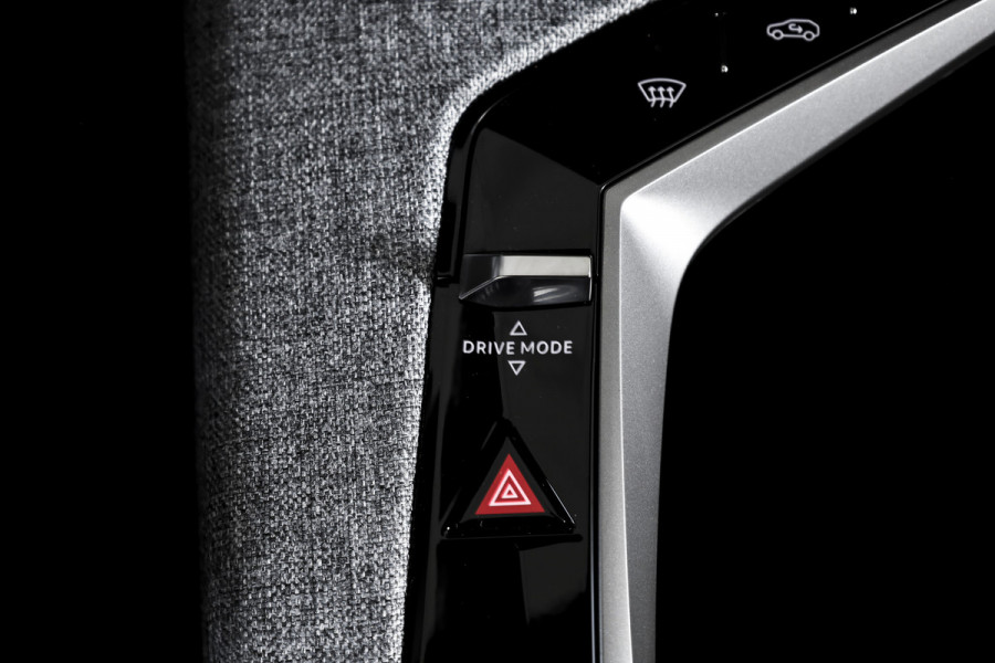 Peugeot 5008 1.2 Hybrid 145 Allure 7p. | Dig. Cockpit | Cruise | Stoelverw. | PDC | Camera | App. Connect | ECC | LM 19" | 8192