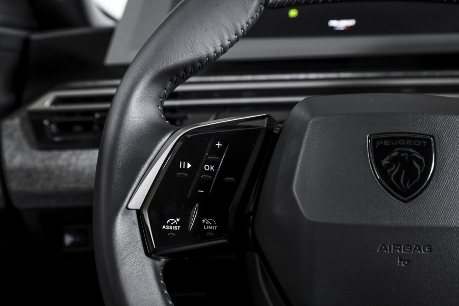 Peugeot 5008 1.2 Hybrid 145 Allure 7p. | Dig. Cockpit | Cruise | Stoelverw. | PDC | Camera | App. Connect | ECC | LM 19" | 8192
