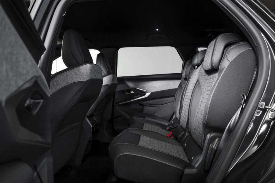 Peugeot 5008 1.2 Hybrid 145 Allure 7p. | Dig. Cockpit | Cruise | Stoelverw. | PDC | Camera | App. Connect | ECC | LM 19" | 8192