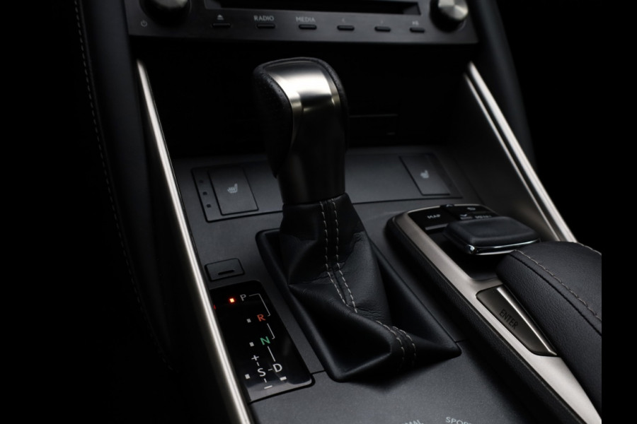 Lexus IS 300h Hybrid F-Sport Line | Premium Audio | Safety Pack | Trekhaa