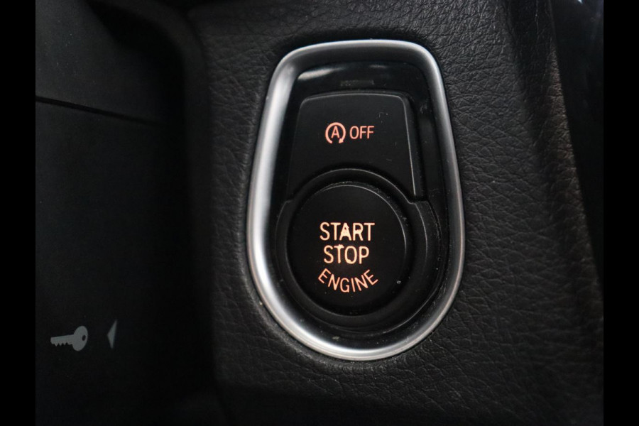 BMW 3 Serie Touring 320i Edition M Sport Shadow High Executive | Automaat | Camera | Navigatie | Stoelverwarming | Leder | Cruise control | LMV 19 inch | LED | Climate controle | LMV 19 inch