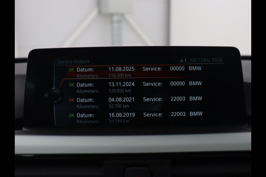 BMW 3 Serie Touring 320i Edition M Sport Shadow High Executive | Automaat | Camera | Navigatie | Stoelverwarming | Leder | Cruise control | LMV 19 inch | LED | Climate controle | LMV 19 inch