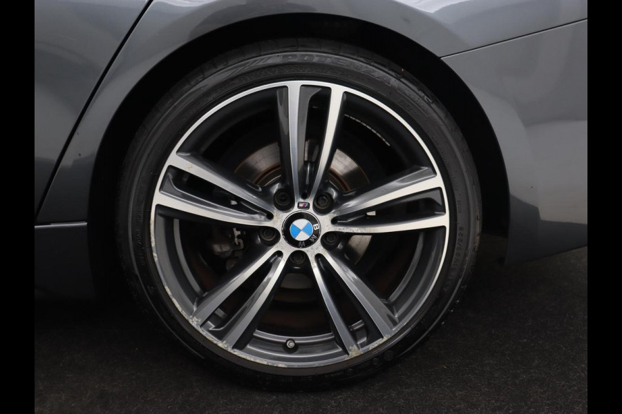 BMW 3 Serie Touring 320i Edition M Sport Shadow High Executive | Automaat | Camera | Navigatie | Stoelverwarming | Leder | Cruise control | LMV 19 inch | LED | Climate controle | LMV 19 inch