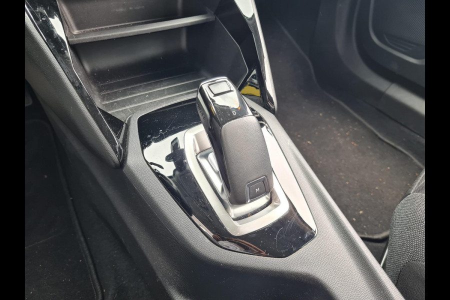 Peugeot 2008 1.2 PureTech Active Pack | Trekhaak | Automaat |