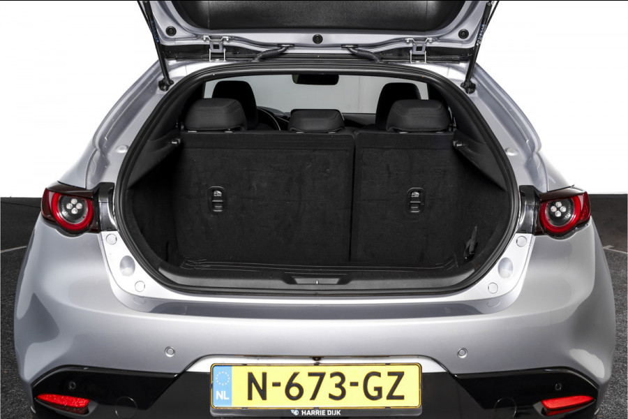 Mazda 3 2.0 e-SkyActiv-G M 122 Comfort met Bose | Bose Audio | Head-up Disp. | Adapt.Cruise | Stoel-+Stuurverw. | 360 Camera | NAV+App.Connect | Auto.Airco | LM 18" |