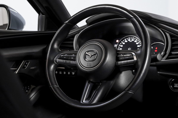 Mazda 3 2.0 e-SkyActiv-G M 122 Comfort met Bose | Bose Audio | Head-up Disp. | Adapt.Cruise | Stoel-+Stuurverw. | 360 Camera | NAV+App.Connect | Auto.Airco | LM 18" |