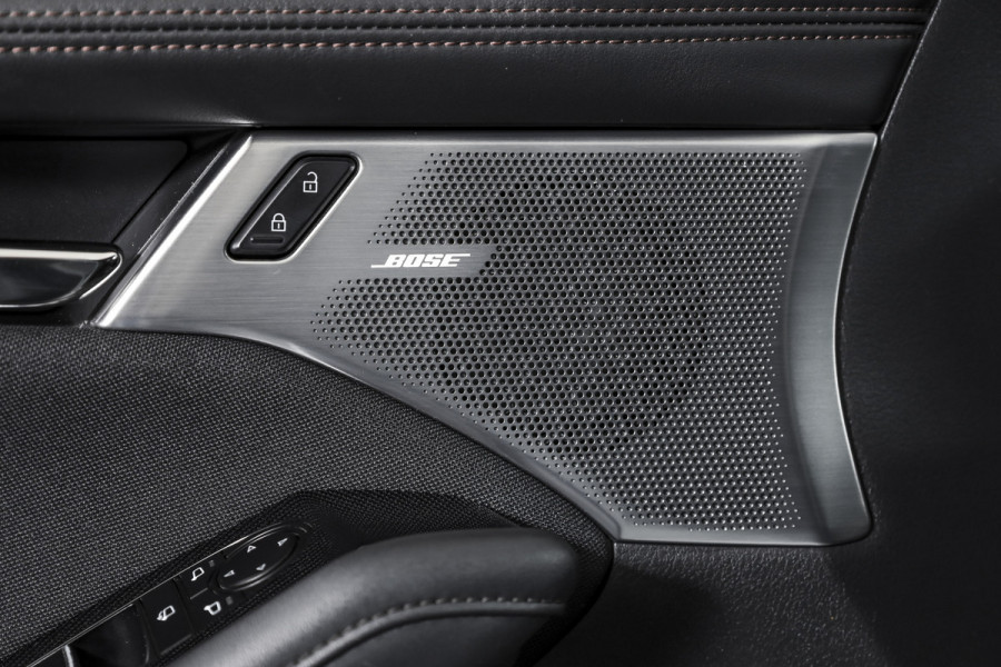Mazda 3 2.0 e-SkyActiv-G M 122 Comfort met Bose | Bose Audio | Head-up Disp. | Adapt.Cruise | Stoel-+Stuurverw. | 360 Camera | NAV+App.Connect | Auto.Airco | LM 18" |