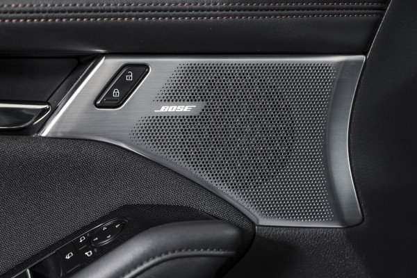 Mazda 3 2.0 e-SkyActiv-G M 122 Comfort met Bose | Bose Audio | Head-up Disp. | Adapt.Cruise | Stoel-+Stuurverw. | 360 Camera | NAV+App.Connect | Auto.Airco | LM 18" |