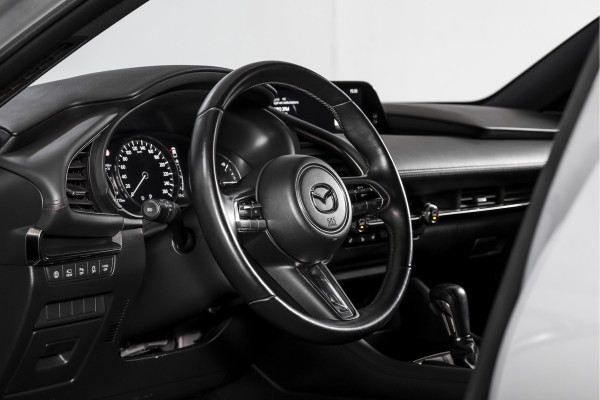 Mazda 3 2.0 e-SkyActiv-G M 122 Comfort met Bose | Bose Audio | Head-up Disp. | Adapt.Cruise | Stoel-+Stuurverw. | 360 Camera | NAV+App.Connect | Auto.Airco | LM 18" |
