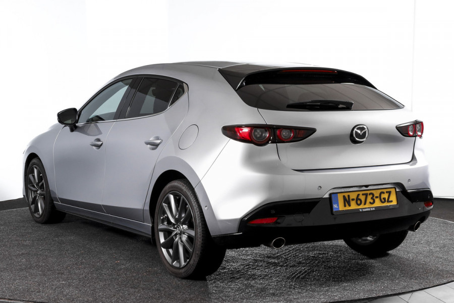 Mazda 3 2.0 e-SkyActiv-G M 122 Comfort met Bose | Bose Audio | Head-up Disp. | Adapt.Cruise | Stoel-+Stuurverw. | 360 Camera | NAV+App.Connect | Auto.Airco | LM 18" |