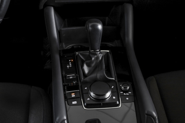 Mazda 3 2.0 e-SkyActiv-G M 122 Comfort met Bose | Bose Audio | Head-up Disp. | Adapt.Cruise | Stoel-+Stuurverw. | 360 Camera | NAV+App.Connect | Auto.Airco | LM 18" |