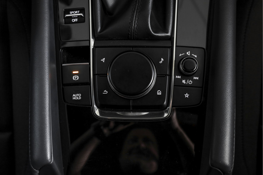 Mazda 3 2.0 e-SkyActiv-G M 122 Comfort met Bose | Bose Audio | Head-up Disp. | Adapt.Cruise | Stoel-+Stuurverw. | 360 Camera | NAV+App.Connect | Auto.Airco | LM 18" |