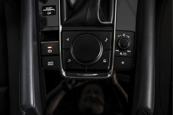 Mazda 3 2.0 e-SkyActiv-G M 122 Comfort met Bose | Bose Audio | Head-up Disp. | Adapt.Cruise | Stoel-+Stuurverw. | 360 Camera | NAV+App.Connect | Auto.Airco | LM 18" |