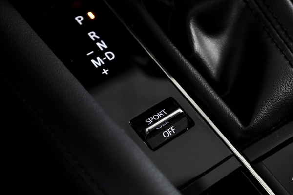 Mazda 3 2.0 e-SkyActiv-G M 122 Comfort met Bose | Bose Audio | Head-up Disp. | Adapt.Cruise | Stoel-+Stuurverw. | 360 Camera | NAV+App.Connect | Auto.Airco | LM 18" |