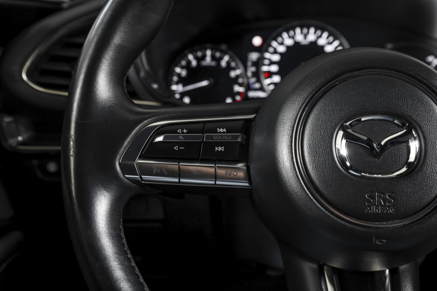 Mazda 3 2.0 e-SkyActiv-G M 122 Comfort met Bose | Bose Audio | Head-up Disp. | Adapt.Cruise | Stoel-+Stuurverw. | 360 Camera | NAV+App.Connect | Auto.Airco | LM 18" |