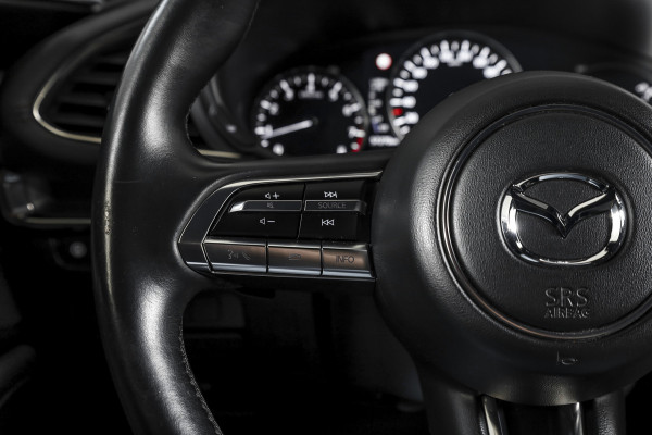 Mazda 3 2.0 e-SkyActiv-G M 122 Comfort met Bose | Bose Audio | Head-up Disp. | Adapt.Cruise | Stoel-+Stuurverw. | 360 Camera | NAV+App.Connect | Auto.Airco | LM 18" |