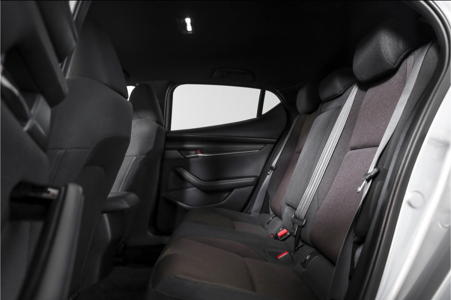 Mazda 3 2.0 e-SkyActiv-G M 122 Comfort met Bose | Bose Audio | Head-up Disp. | Adapt.Cruise | Stoel-+Stuurverw. | 360 Camera | NAV+App.Connect | Auto.Airco | LM 18" |