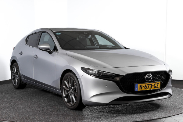 Mazda 3 2.0 e-SkyActiv-G M 122 Comfort met Bose | Bose Audio | Head-up Disp. | Adapt.Cruise | Stoel-+Stuurverw. | 360 Camera | NAV+App.Connect | Auto.Airco | LM 18" |
