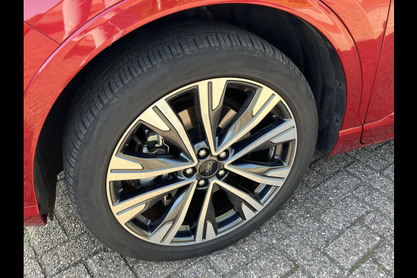 Ford Kuga 2.5 PHEV ST-Line X 225pk | Winter Pack | 20 inch velgen | Achteruitrijcamera | Bang&Olufsen Ford Kuga 2.5 PHEV ST-Line X 225pk | Winter Pack | 20 inch velgen | Achteruitrijcamera | Bang&Olufsen