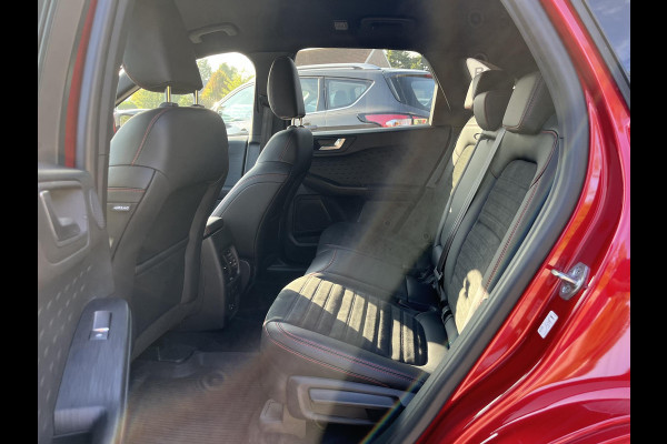 Ford Kuga 2.5 PHEV ST-Line X 225pk | Winter Pack | 20 inch velgen | Achteruitrijcamera | Bang&Olufsen Ford Kuga 2.5 PHEV ST-Line X 225pk | Winter Pack | 20 inch velgen | Achteruitrijcamera | Bang&Olufsen