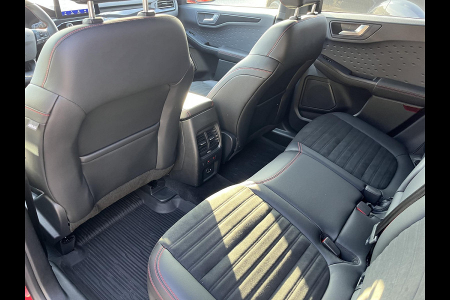 Ford Kuga 2.5 PHEV ST-Line X 225pk | Winter Pack | 20 inch velgen | Achteruitrijcamera | Bang&Olufsen Ford Kuga 2.5 PHEV ST-Line X 225pk | Winter Pack | 20 inch velgen | Achteruitrijcamera | Bang&Olufsen